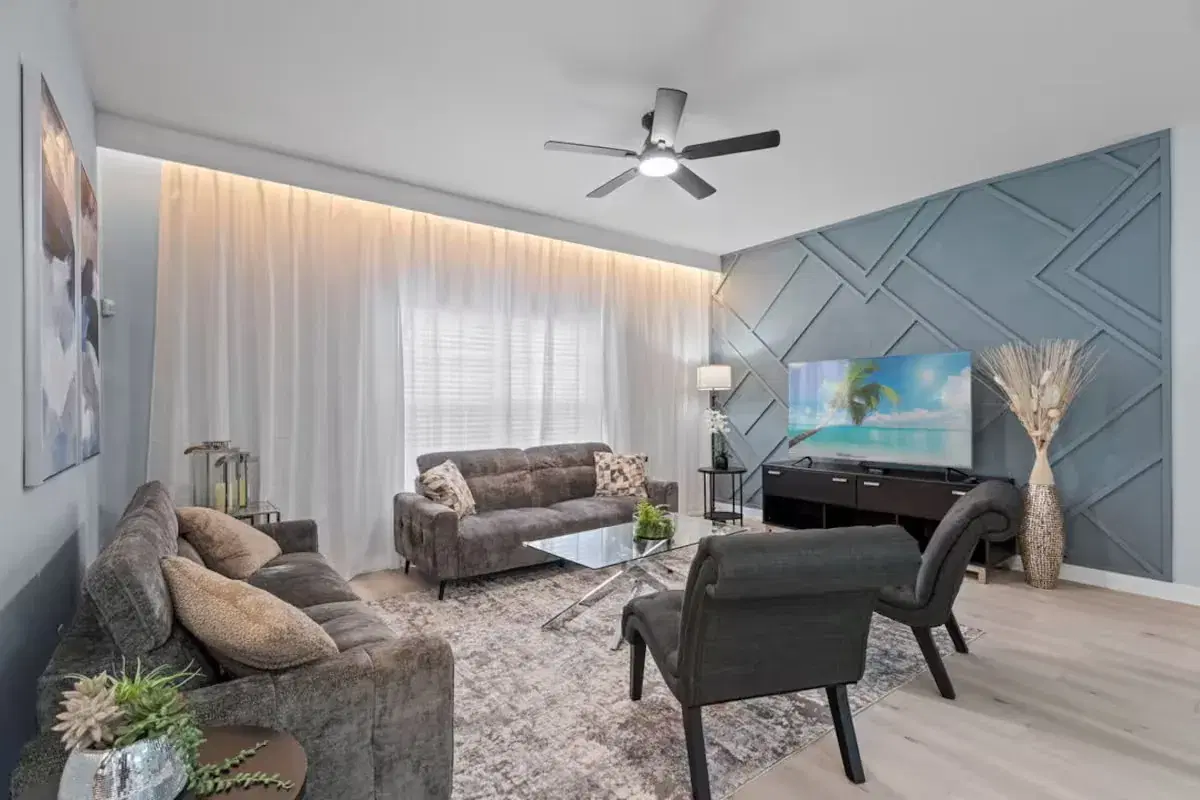 Paradise Palms — CVH-8934MP — 5